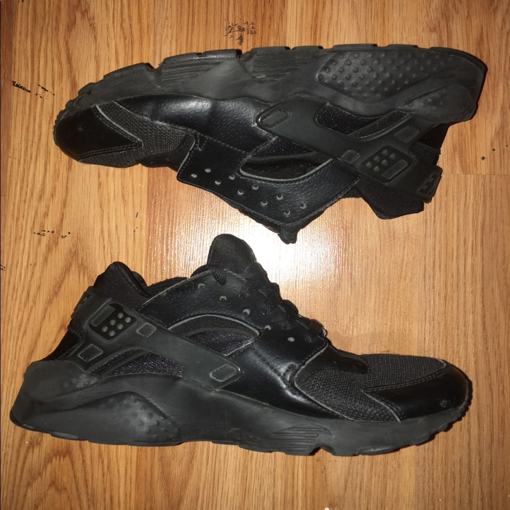 All Black Huaraches